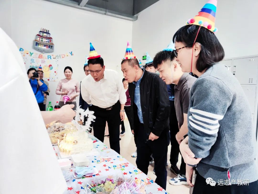 集体生日会｜奋斗忙碌的时光里 公司与你一起成长